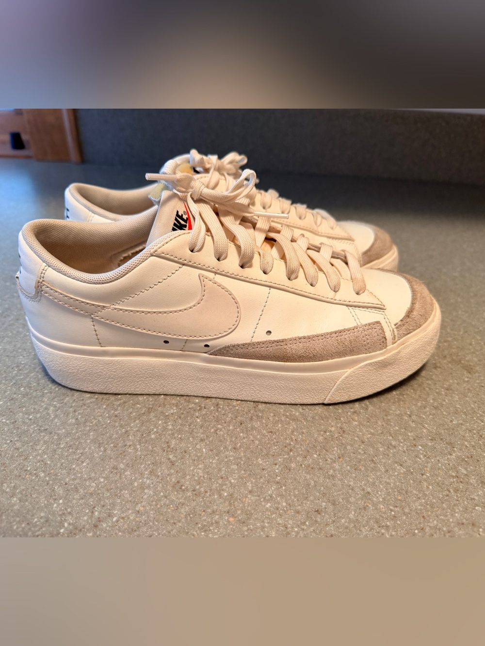 Nike Women’s Blazer Low Platform 8.5